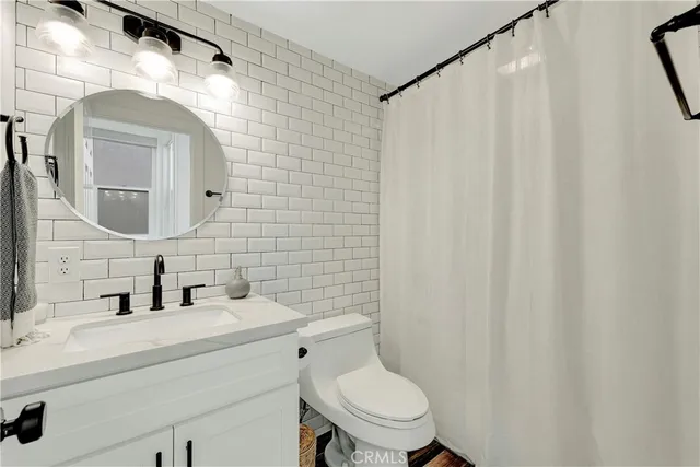 $7,995 | 310 18th Street, Huntington Beach, CA 92648