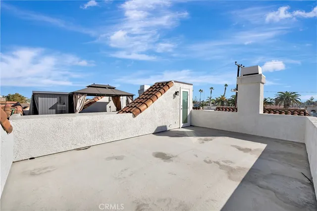 $7,995 | 310 18th Street, Huntington Beach, CA 92648