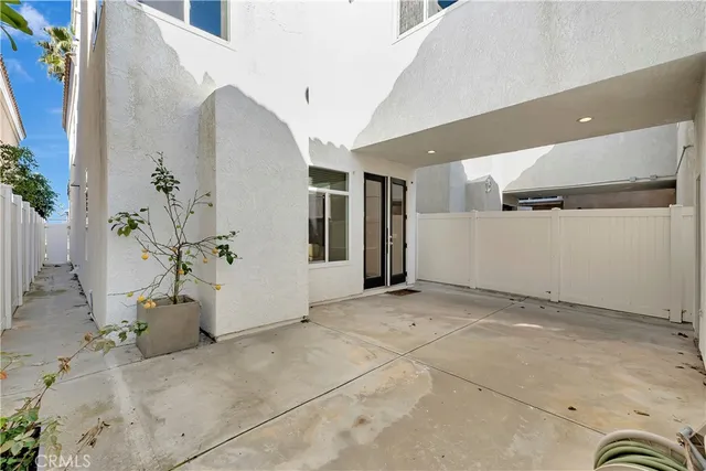 $7,995 | 310 18th Street, Huntington Beach, CA 92648