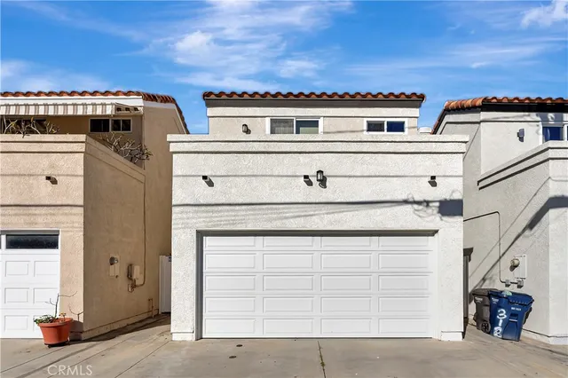 $7,995 | 310 18th Street, Huntington Beach, CA 92648