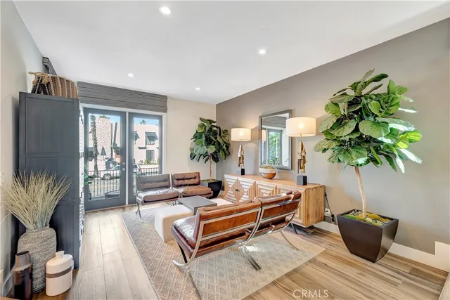 $7,995 | 310 18th Street, Huntington Beach, CA 92648