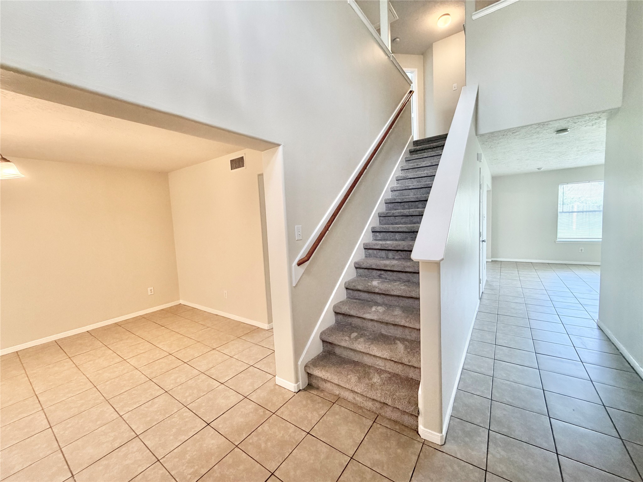 21734 Texian Court Spring, TX 77388 - Photo 3 of 18