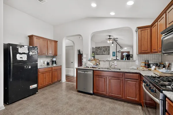 $2,050 | 12001 Broten Street, Austin, TX 78748