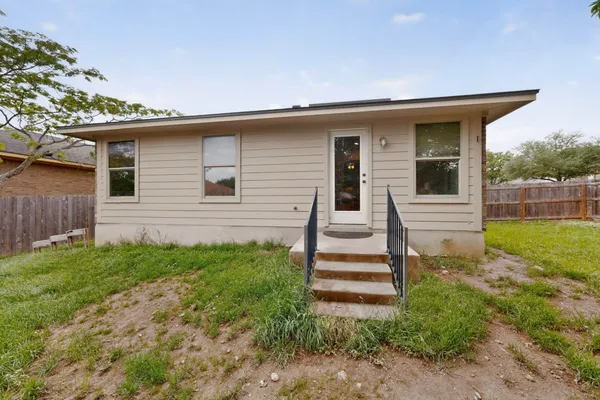 $2,050 | 12001 Broten Street, Austin, TX 78748