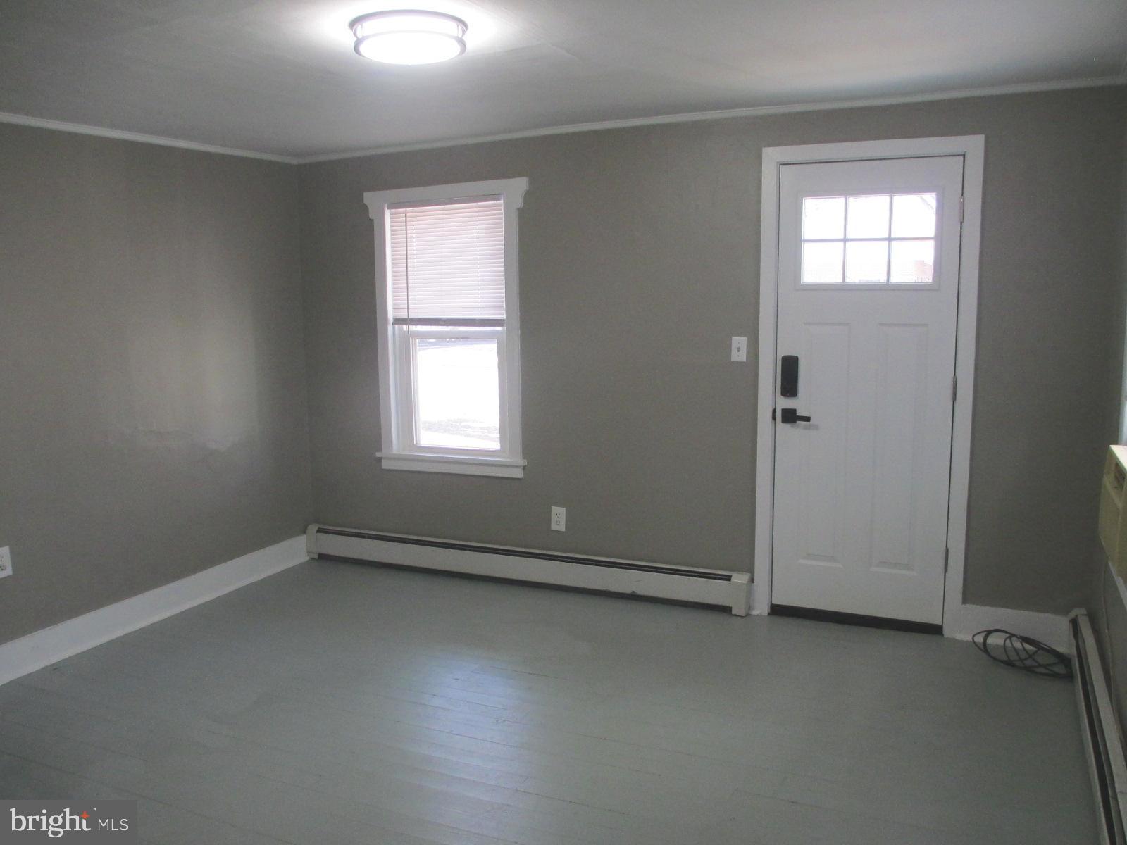 614 High Street Chestertown, MD 21620 - Photo 4 of 22 Living room