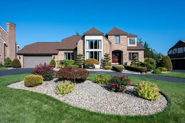 $822,000 | 25 Wedgewood Drive, Wethersfield, CT 06109