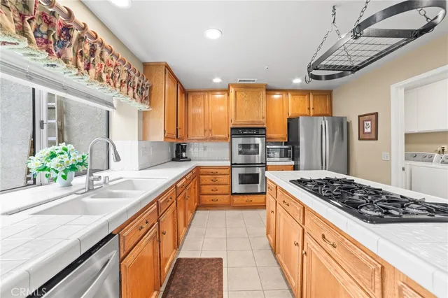 $1,099,990 | 2557 Braden Place, Riverside, CA 92503