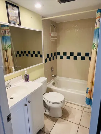 $3,400 | 202 West Canal Drive, Unit 202, Key Largo, FL 33037