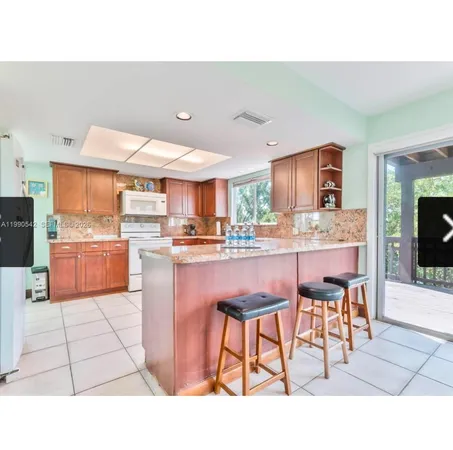 $3,400 | 202 West Canal Drive, Unit 202, Key Largo, FL 33037