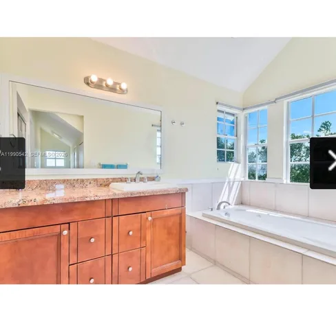 $3,400 | 202 West Canal Drive, Unit 202, Key Largo, FL 33037
