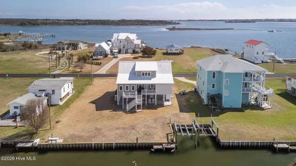 $1,600,000 | 314 Easy Street, Cape Carteret, NC 28584