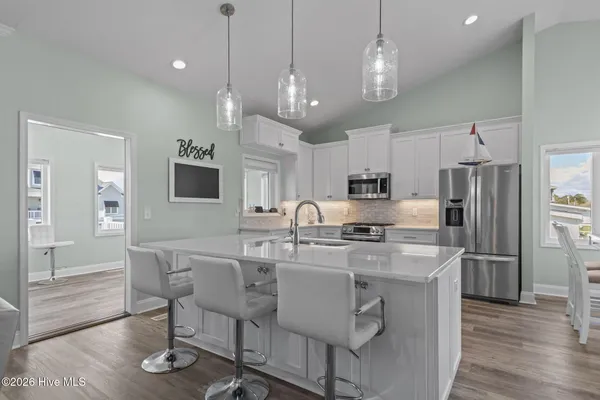 $1,600,000 | 314 Easy Street, Cape Carteret, NC 28584