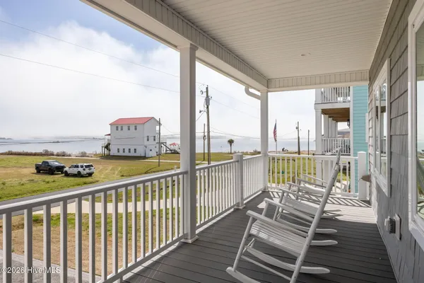 $1,600,000 | 314 Easy Street, Cape Carteret, NC 28584