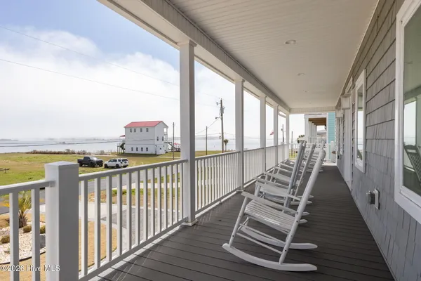 $1,600,000 | 314 Easy Street, Cape Carteret, NC 28584
