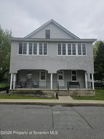 $1,100 | 112 William Street, Unit 1, Old Forge, PA 18518