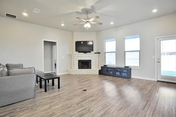 $369,900 | 9803 Xenia Avenue, Lubbock, TX 79424