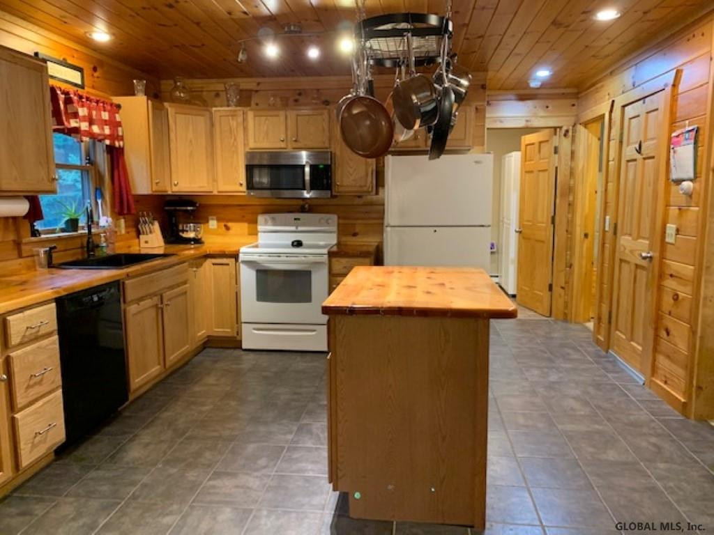 44 Fire Tower Road Grafton, NY 12138 - Photo 8 of 31 Photo 8