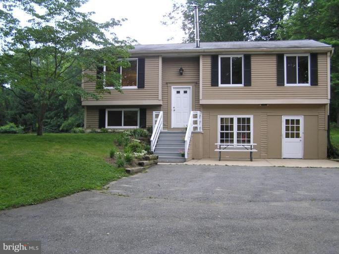 968 Shore Acres Road Arnold, MD 21012 - Photo 1 of 10 Exterior (Main)