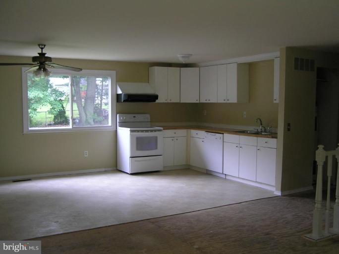 968 Shore Acres Road Arnold, MD 21012 - Photo 7 of 10 Kitchen #2