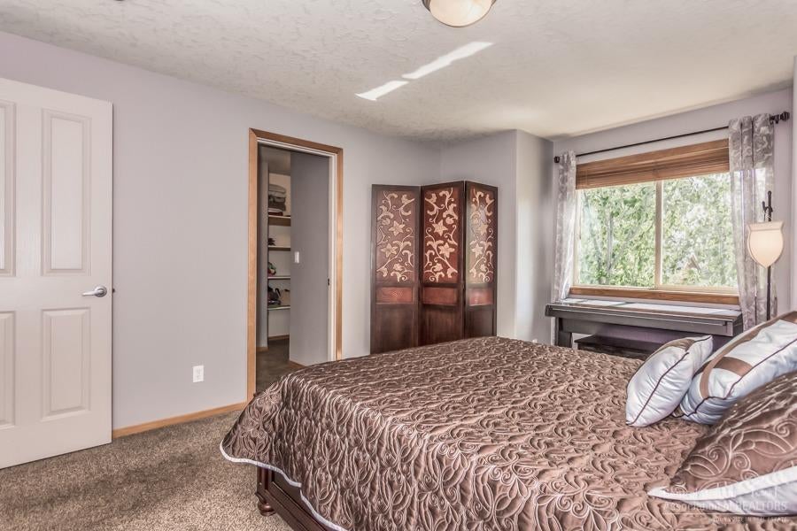 61363 Whitetail Street Bend, OR 97702 - Photo 15 of 25 Gallery Image 15