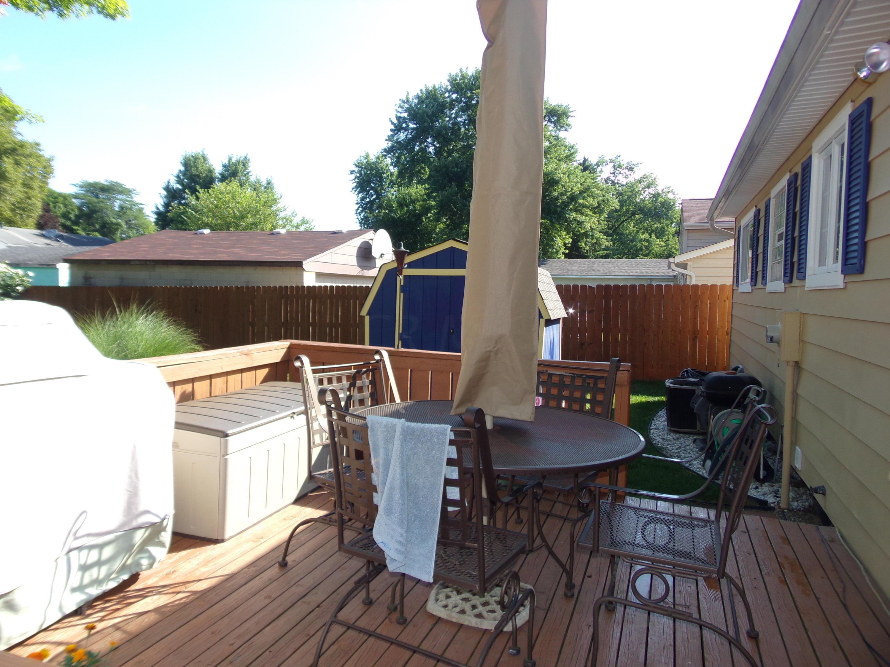 4565 Stonehedge Road Columbus, OH 43231 - Photo 3 of 11 Gallery Image 3