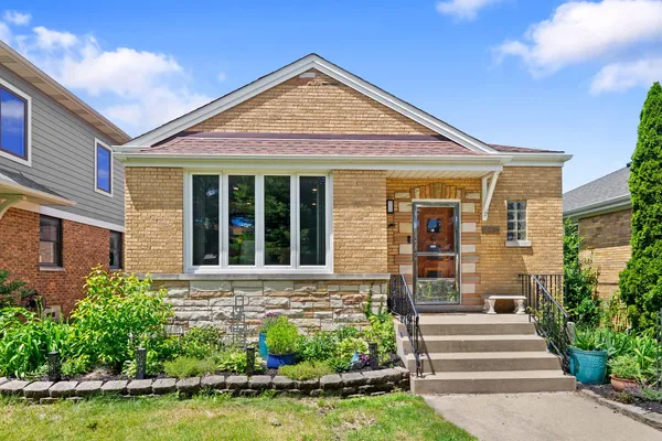 $389,900 | 2234 12th Avenue, North Riverside, IL 60546