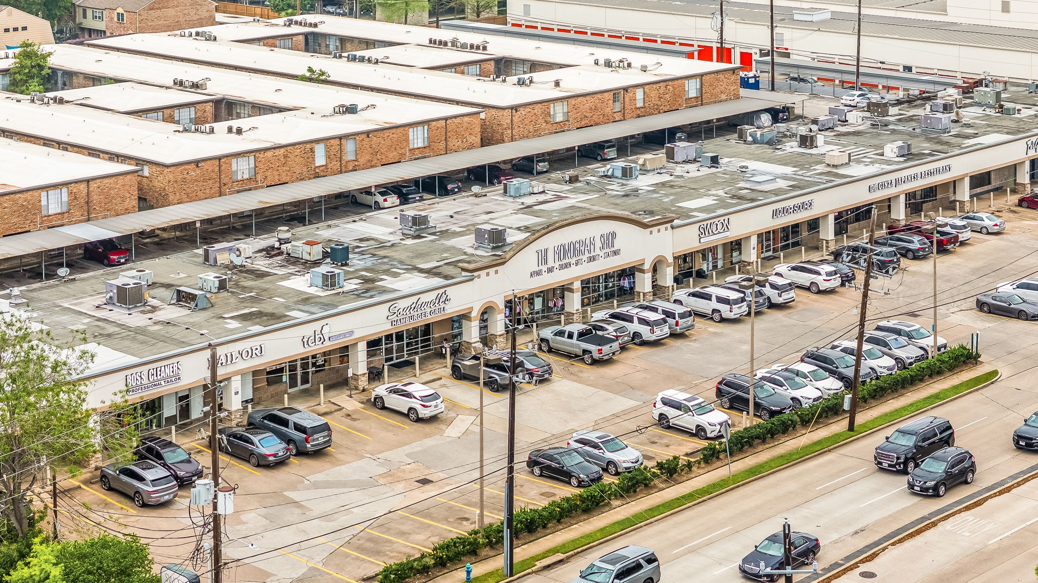5917 San Felipe Street Houston, TX 77057 - Photo 13 of 41 a view of a balcony with chairs