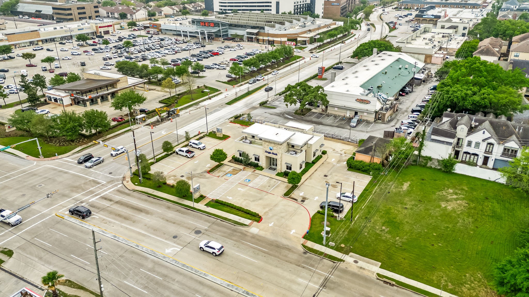 5917 San Felipe Street Houston, TX 77057 - Photo 9 of 41 view of a city