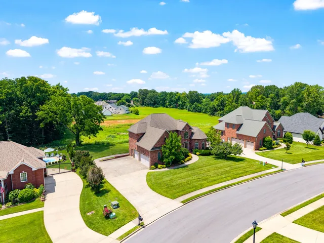 $779,900 | 306 Gray Hawk Trail, Clarksville, TN 37043