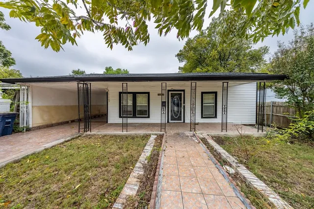 $280,000 | 2719 Northwest 25th Street, Fort Worth, TX 76106