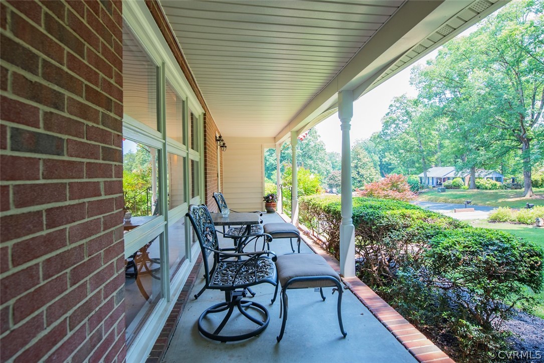8432 Abbey Road Richmond, VA 23235 - Photo 5 of 38 Gallery Image 5