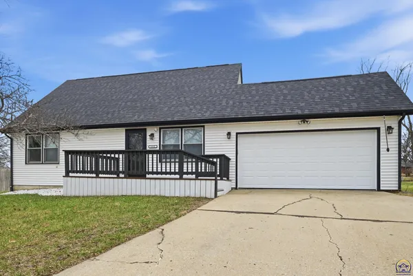 $240,000 | 2309 Southeast 28th Court, Topeka, KS 66605