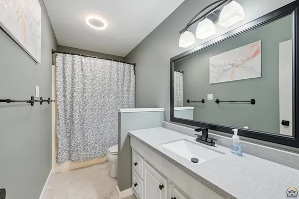 $240,000 | 2309 Southeast 28th Court, Topeka, KS 66605