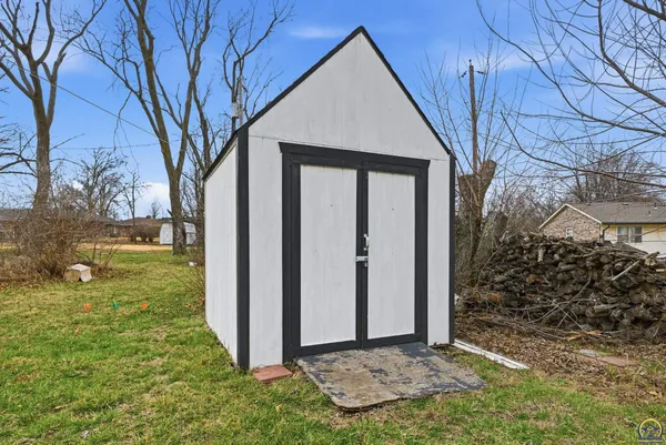 $240,000 | 2309 Southeast 28th Court, Topeka, KS 66605