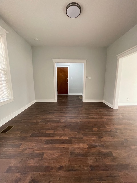 916 West 68th Street, Unit 1W Chicago, IL 60621 - Photo 4 of 15