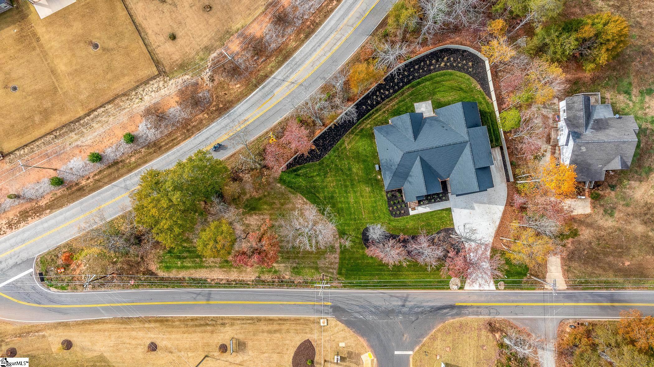 65 New Tilth Road Taylors, SC 29687 - Photo 3 of 40