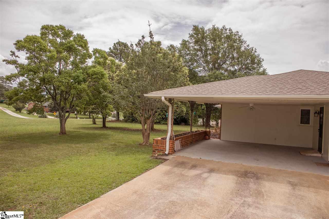 3813 Dixon Road Anderson, SC 29625 - Photo 3 of 36