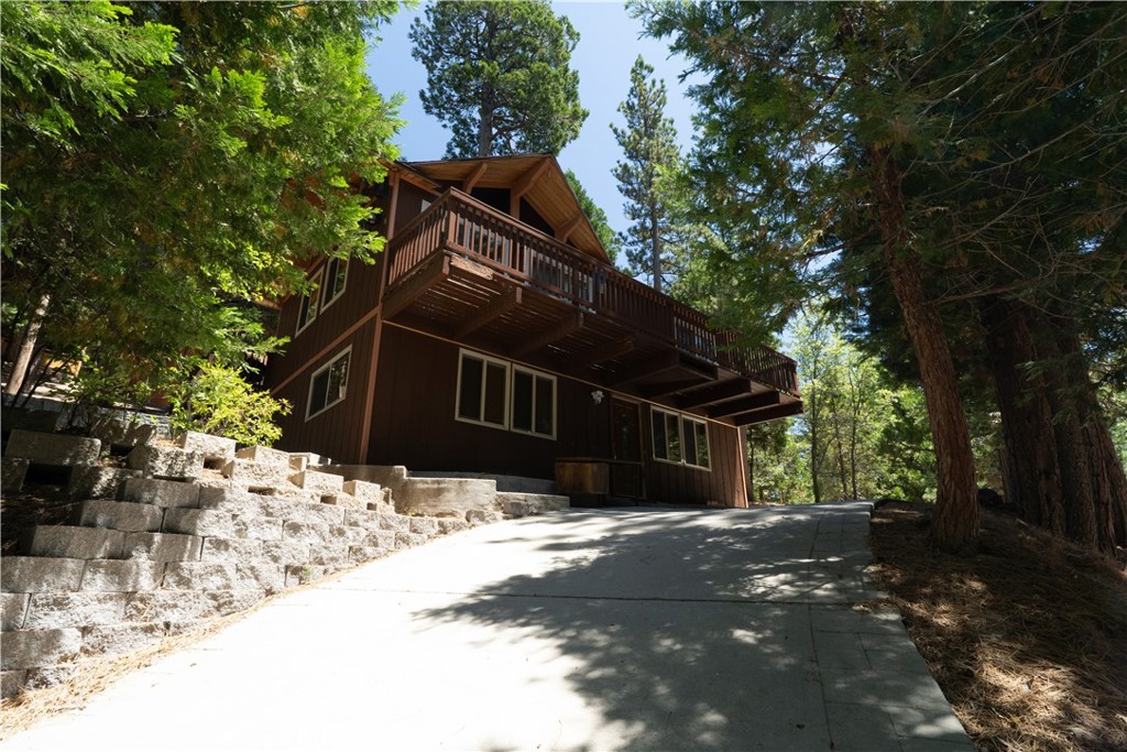 392 Pioneer Road Lake Arrowhead, CA 92352 - Photo 14 of 41