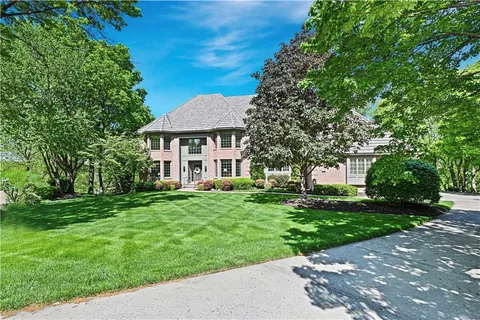 $2,000,000 | 60 Dundee Court, Loch Lloyd, MO 64012