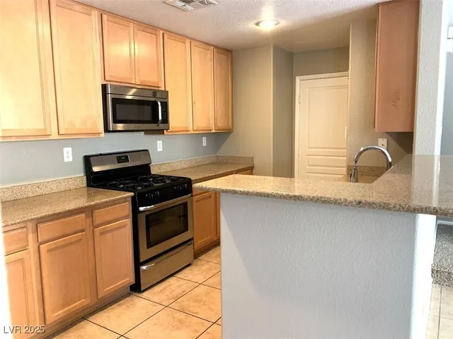$1,800 | 10801 Cape Shore Avenue, Las Vegas, NV 89166