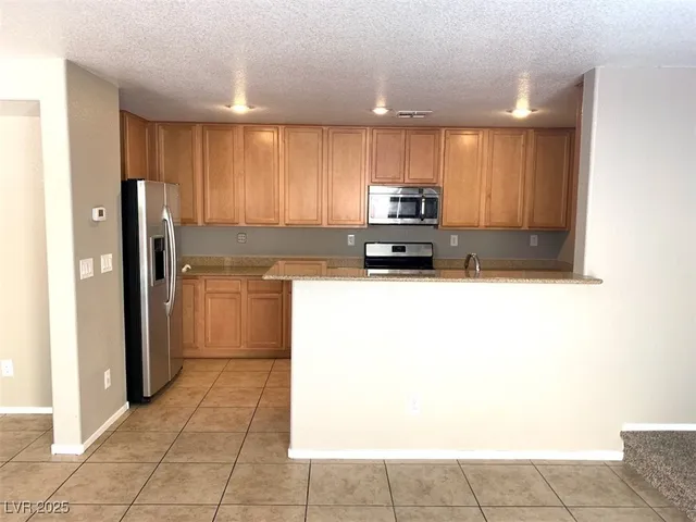 $1,800 | 10801 Cape Shore Avenue, Las Vegas, NV 89166