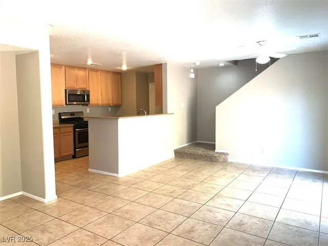 $1,800 | 10801 Cape Shore Avenue, Las Vegas, NV 89166