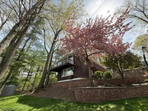 $949,000 | 1044 Summit Lane, Mountainside, NJ 07092