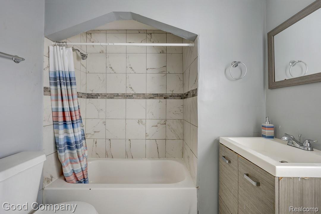 18669 Coyle Street Detroit, MI 48235 - Photo 27 of 41 18669 Coyle St.-27.jpg