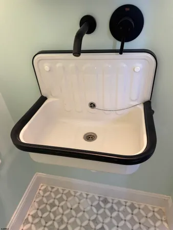 a close view of sink