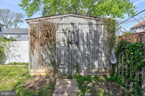 $220,000 | 216 Clyde Avenue, Halethorpe, MD 21227