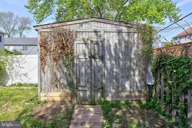 $220,000 | 216 Clyde Avenue, Halethorpe, MD 21227