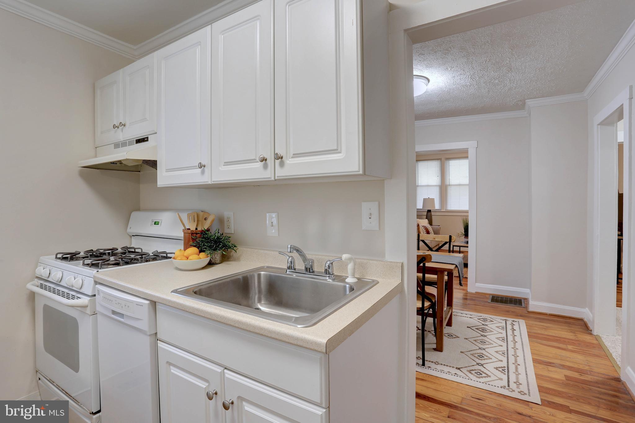 738 Hollow Road Ellicott City, MD 21043 - Photo 10 of 31 Kitchen