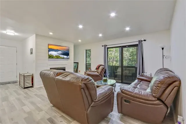 $296,000 | 205 Woodcliff Drive, Unit 205, Sandy Springs, GA 30350