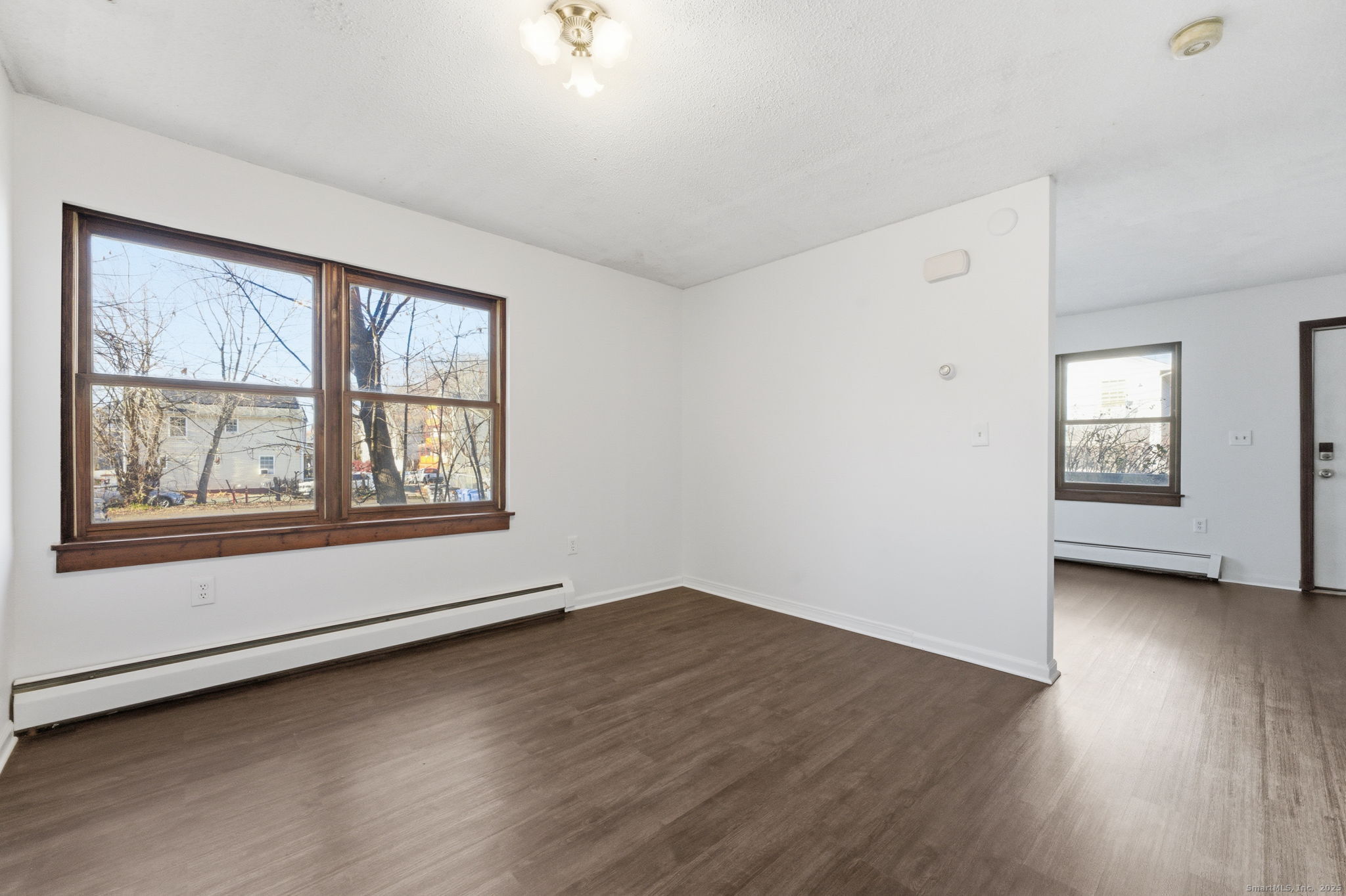 33 Guilford Street, Unit B Hartford, CT 06120 - Photo 4 of 20